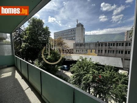 Тристаен, 80m²