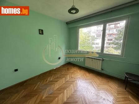 Тристаен, 80m²