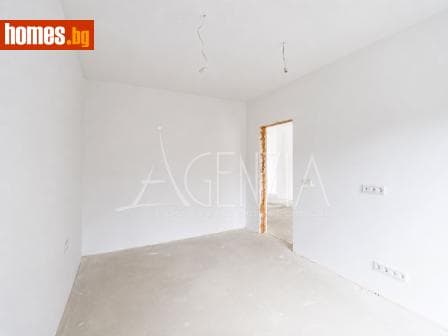 Тристаен, 130m²