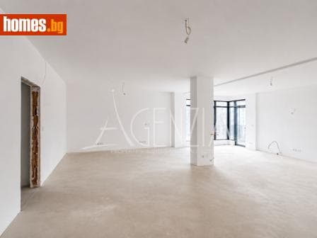 Тристаен, 130m²