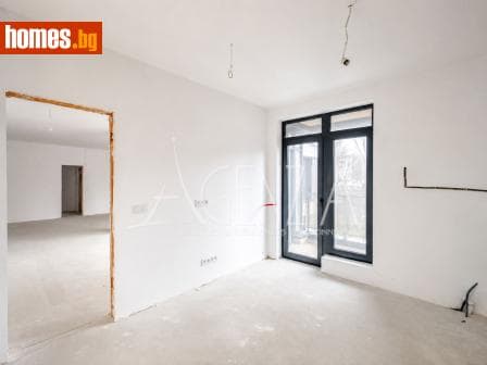Тристаен, 130m²