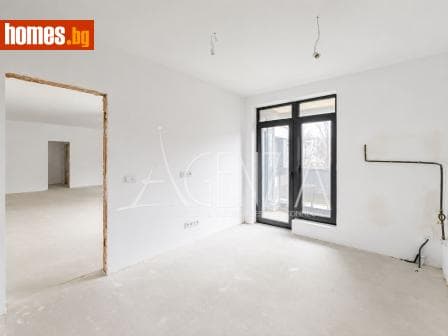 Тристаен, 130m²