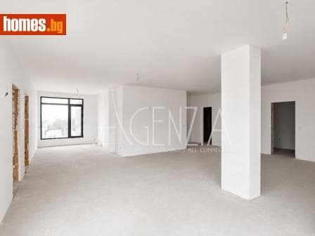 Тристаен, 130m²