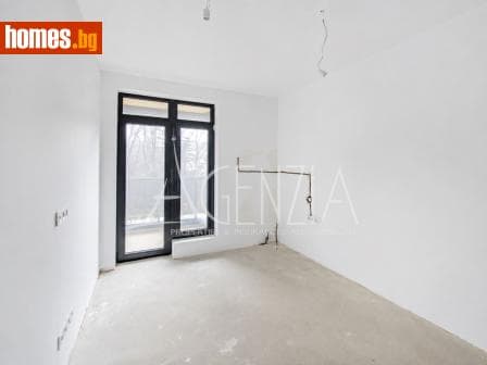 Тристаен, 130m²