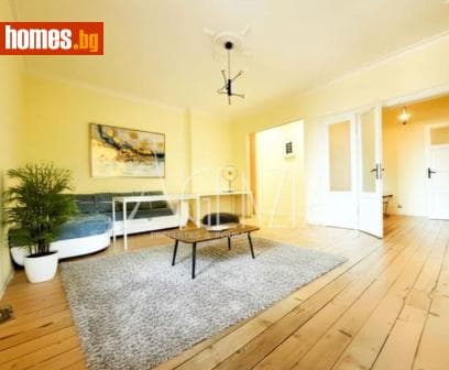Тристаен, 85m²