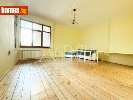 Тристаен, 85m²
