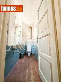 Тристаен, 85m²