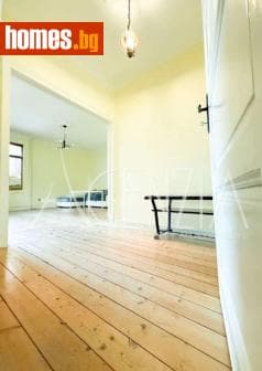 Тристаен, 85m²