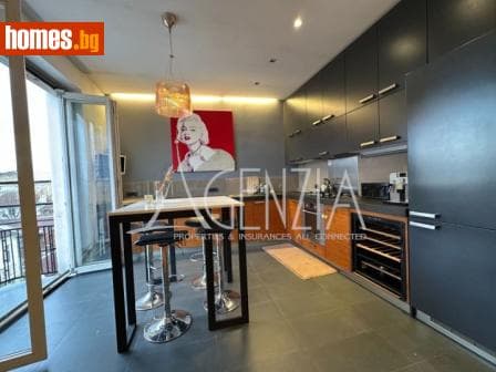 Тристаен, 119m²