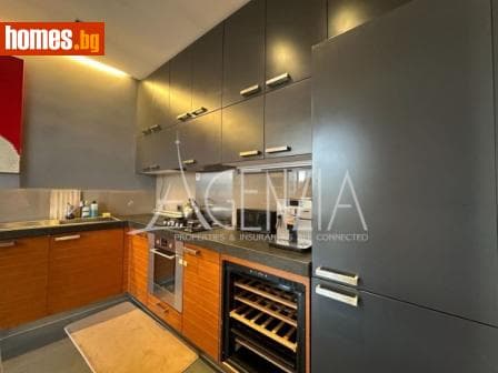 Тристаен, 119m²