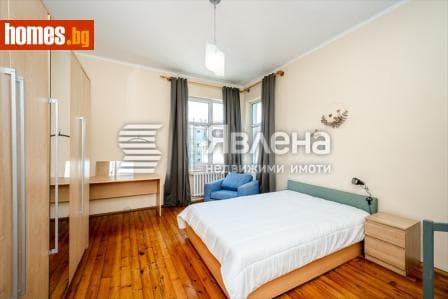 Тристаен, 230m²