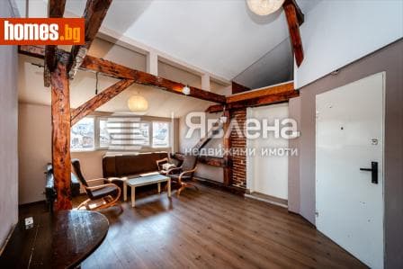 Тристаен, 230m²