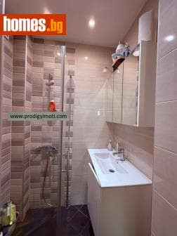 Тристаен, 75m²