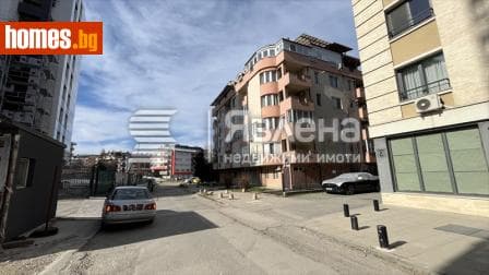 Тристаен, 106m²