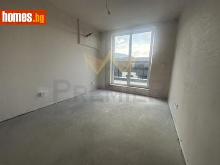 Тристаен, 114m²