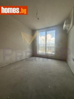 Тристаен, 114m²