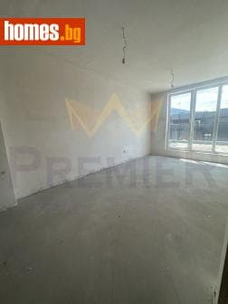 Тристаен, 114m²