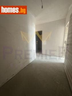 Тристаен, 114m²