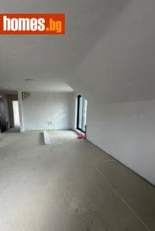Тристаен, 125m²
