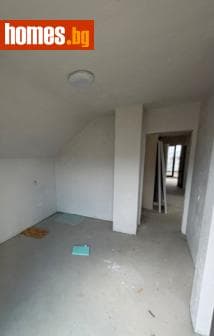 Тристаен, 125m²