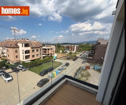 Тристаен, 125m²