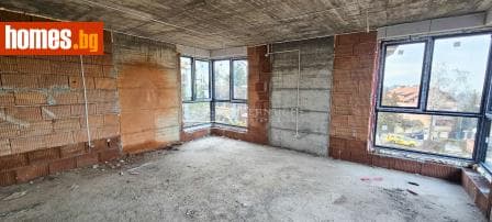 Тристаен, 132m²