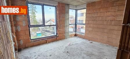Тристаен, 132m²