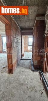 Тристаен, 132m²