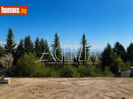 Тристаен, 176m²