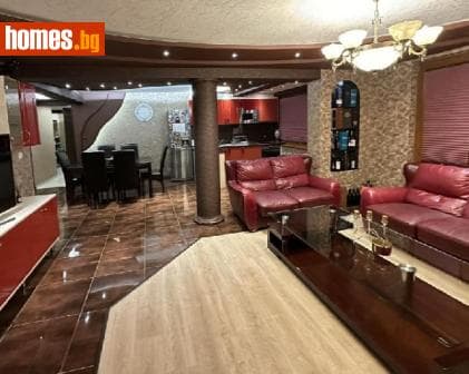 Тристаен, 120m²