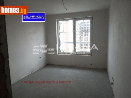 Тристаен, 69m²