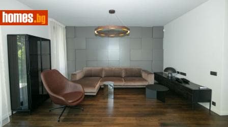 Тристаен, 167m²