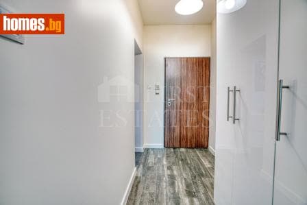 Тристаен, 93m²