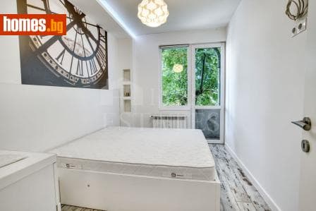 Тристаен, 93m²