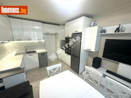 Тристаен, 61m²