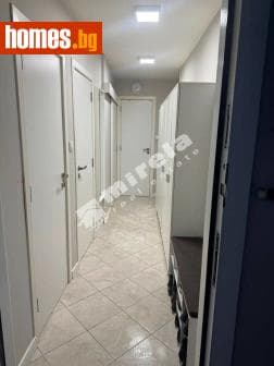 Тристаен, 61m²