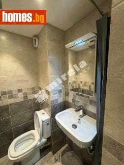 Тристаен, 61m²