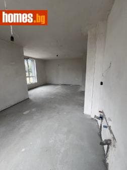 Тристаен, 125m²