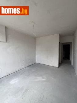 Тристаен, 125m²