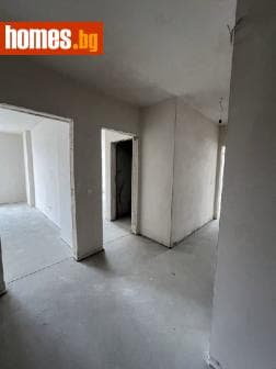 Тристаен, 125m²