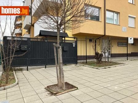 Тристаен, 109m²