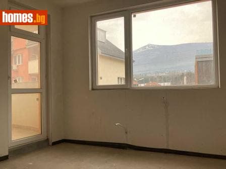 Тристаен, 109m²