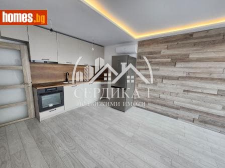 Тристаен, 74m²