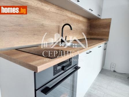 Тристаен, 74m²