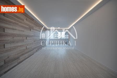 Тристаен, 74m²