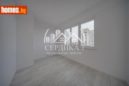 Тристаен, 74m²