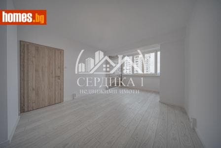 Тристаен, 74m²