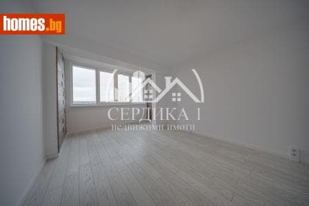 Тристаен, 74m²