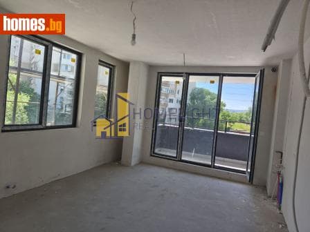 Тристаен, 103m²
