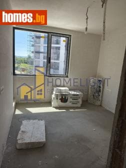 Тристаен, 103m²